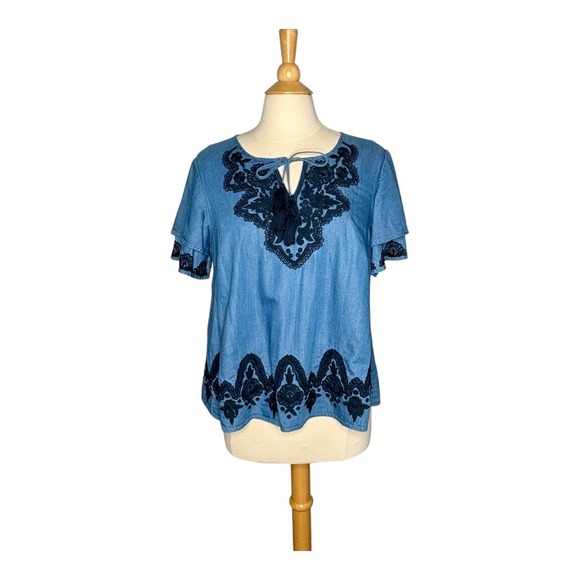 Crown & Ivy Embroidered Floral Tassel Top Tiered Sleeve Blue Women‎ Size Medium - Picture 1 of 9